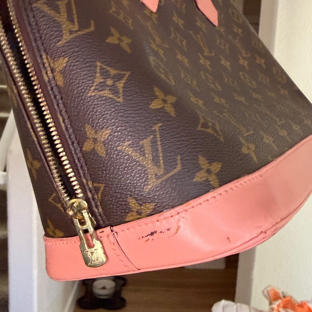 Louis Vuitton Alma - Picture 12 of 13